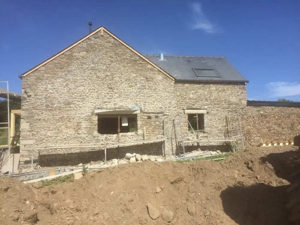 maison en facade pierre